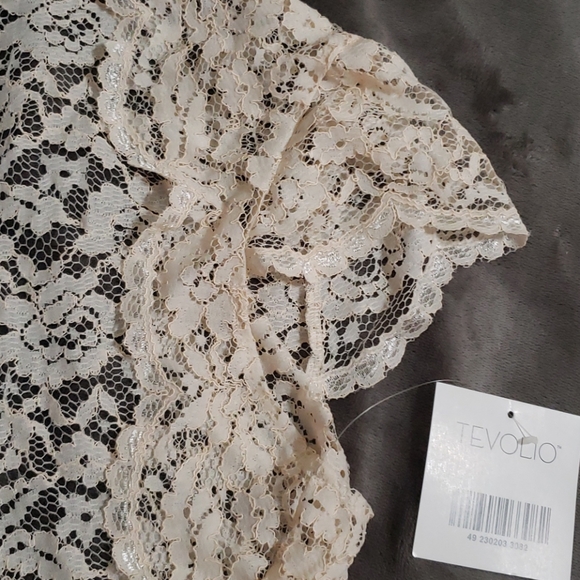 Ivory Lace Cover Up - Picture 4 of 4